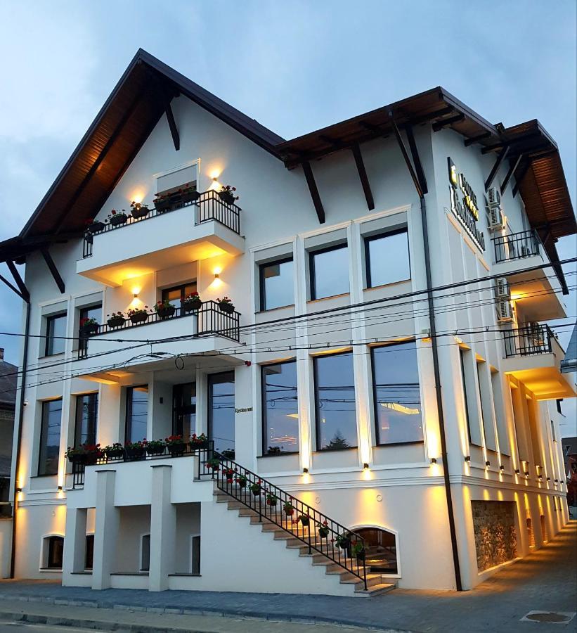 Hotel Buchenland กูรา ฮูมอรูลุย ภายนอก รูปภาพ
