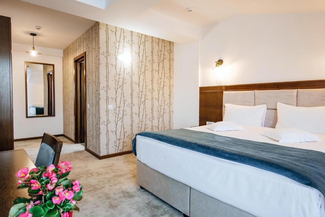 Hotel Buchenland กูรา ฮูมอรูลุย ภายนอก รูปภาพ