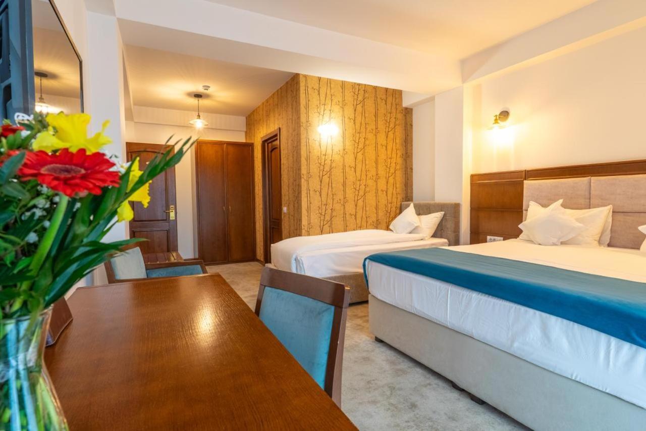 Hotel Buchenland กูรา ฮูมอรูลุย ภายนอก รูปภาพ